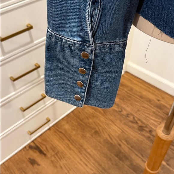 Embellished cropped Denim Jacket, raw hem. Rhinestones - Picture 5 of 10